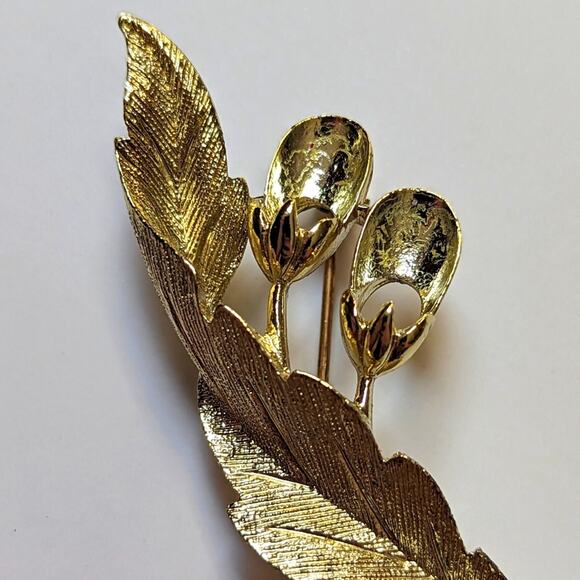 Vintage Sarah Coventry Textured Gold Tone Floral Fall Leaf Brooch - Picture 4 of 4